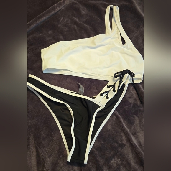 SherryDC Women's Cheeky Cutout One Shoulder Bikini #480 - Picture 3 of 9